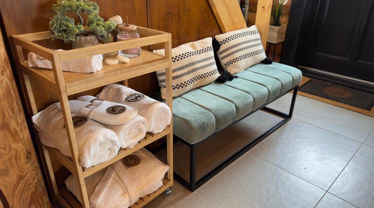Roenk Relax Apartment Miskolc Luaran gambar