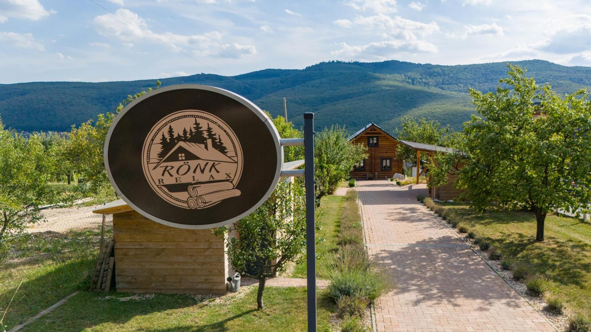 Roenk Relax Apartment Miskolc Luaran gambar